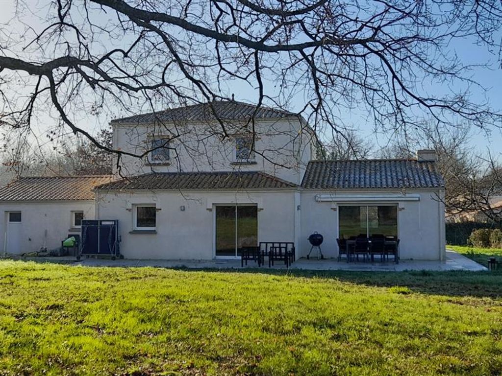 Achat maison à vendre 5 chambres 147 m² - Vertou