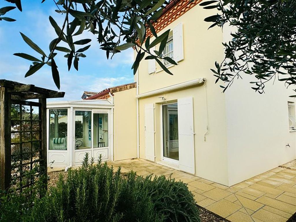 Achat maison à vendre 4 chambres 120 m² - Saint-Georges-de-Didonne
