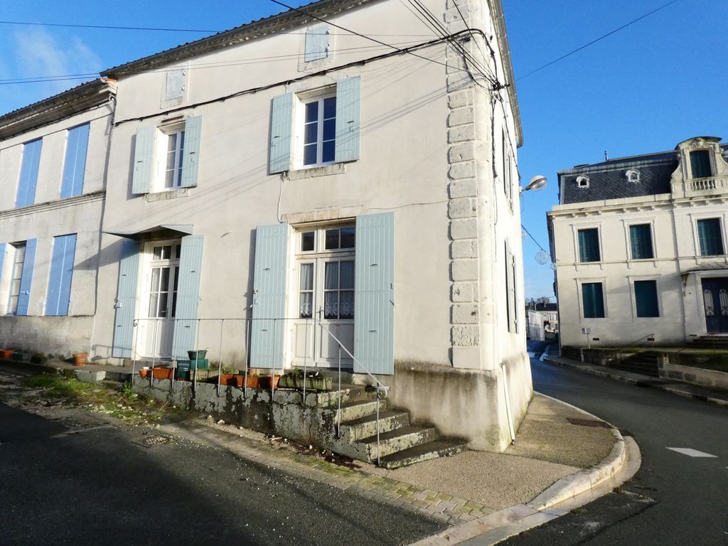 Achat maison à vendre 4 chambres 126 m² - Mortagne-sur-Gironde