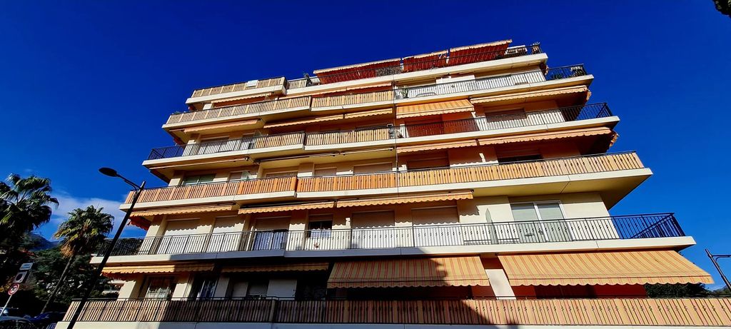 Achat appartement à vendre 3 pièces 59 m² - Roquebrune-Cap-Martin