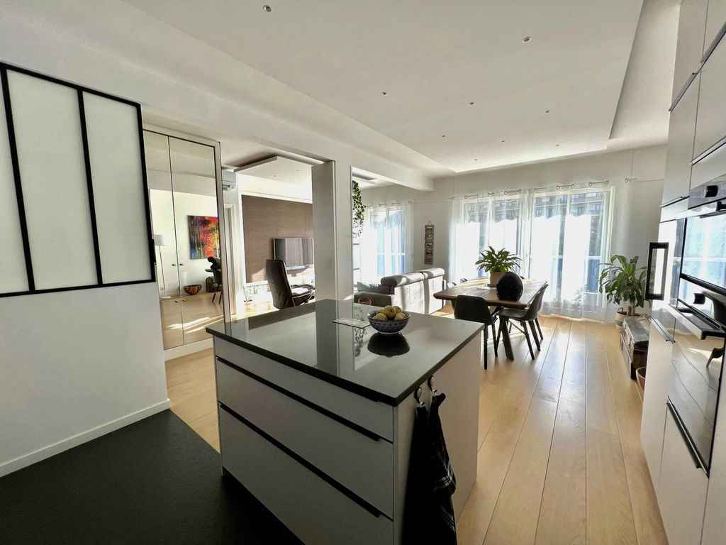 Achat appartement à vendre 3 pièces 77 m² - Nice
