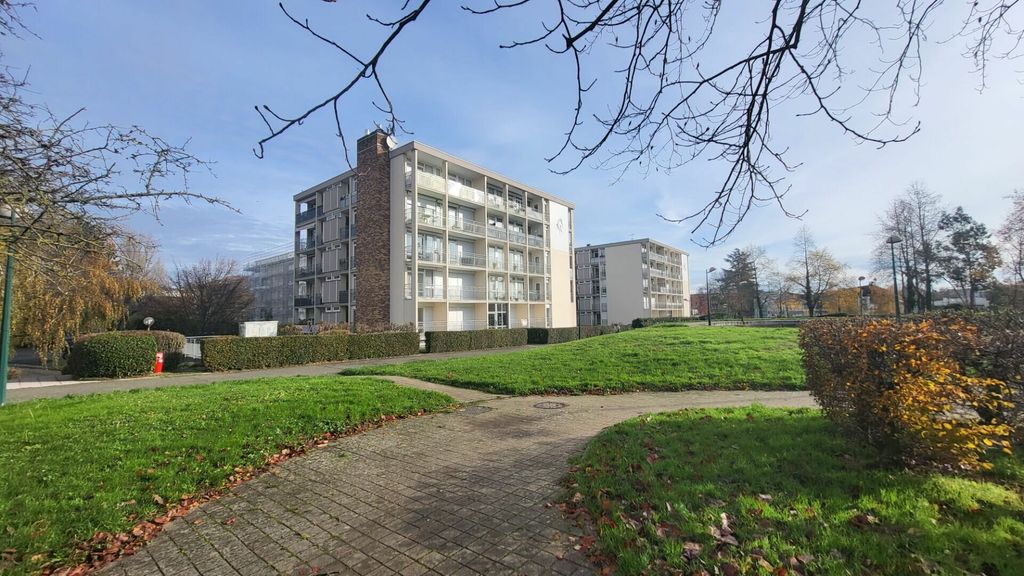Achat appartement à vendre 2 pièces 66 m² - Fontenay-le-Fleury