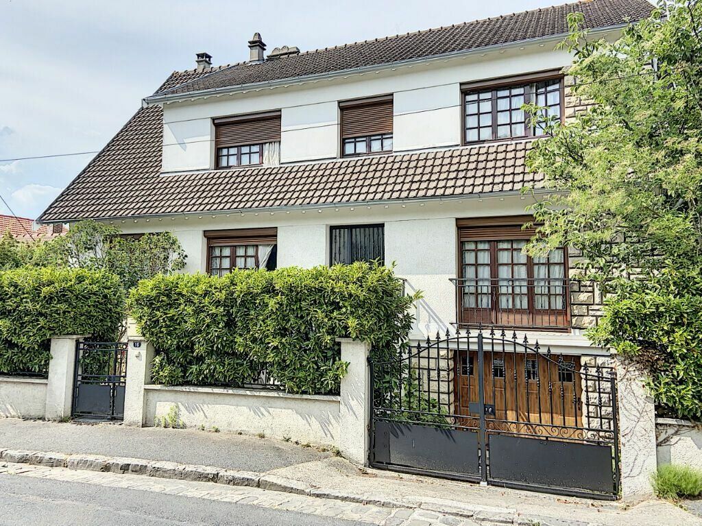Achat maison à vendre 8 chambres 260 m² - Orsay