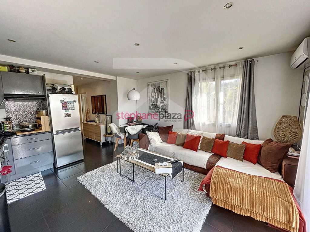 Achat appartement à vendre 3 pièces 54 m² - Grasse