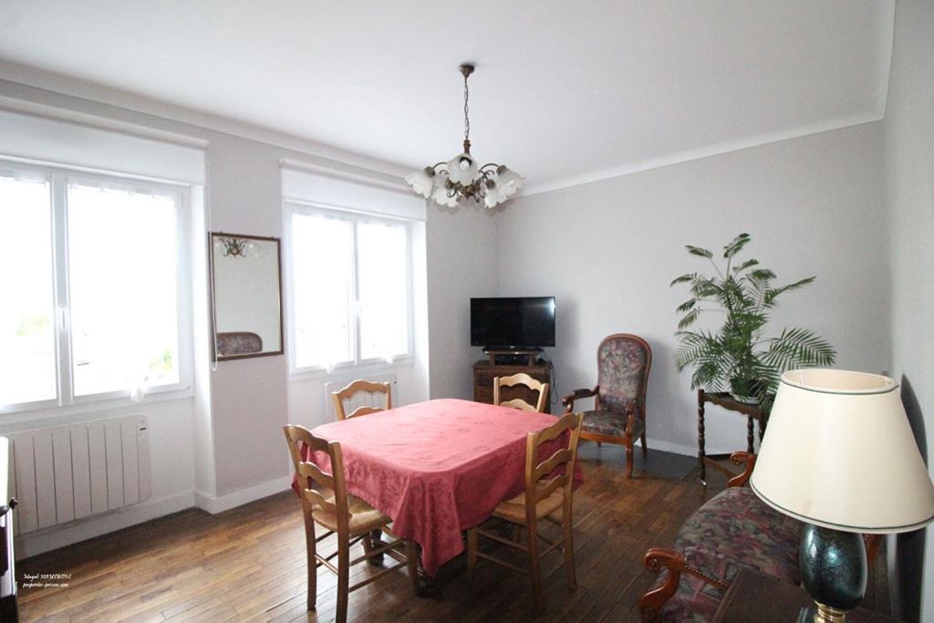 Achat maison à vendre 3 chambres 126 m² - Saint-Hilaire-du-Harcouët