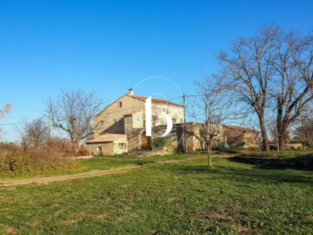 Achat maison à vendre 4 chambres 200 m² - Uzès