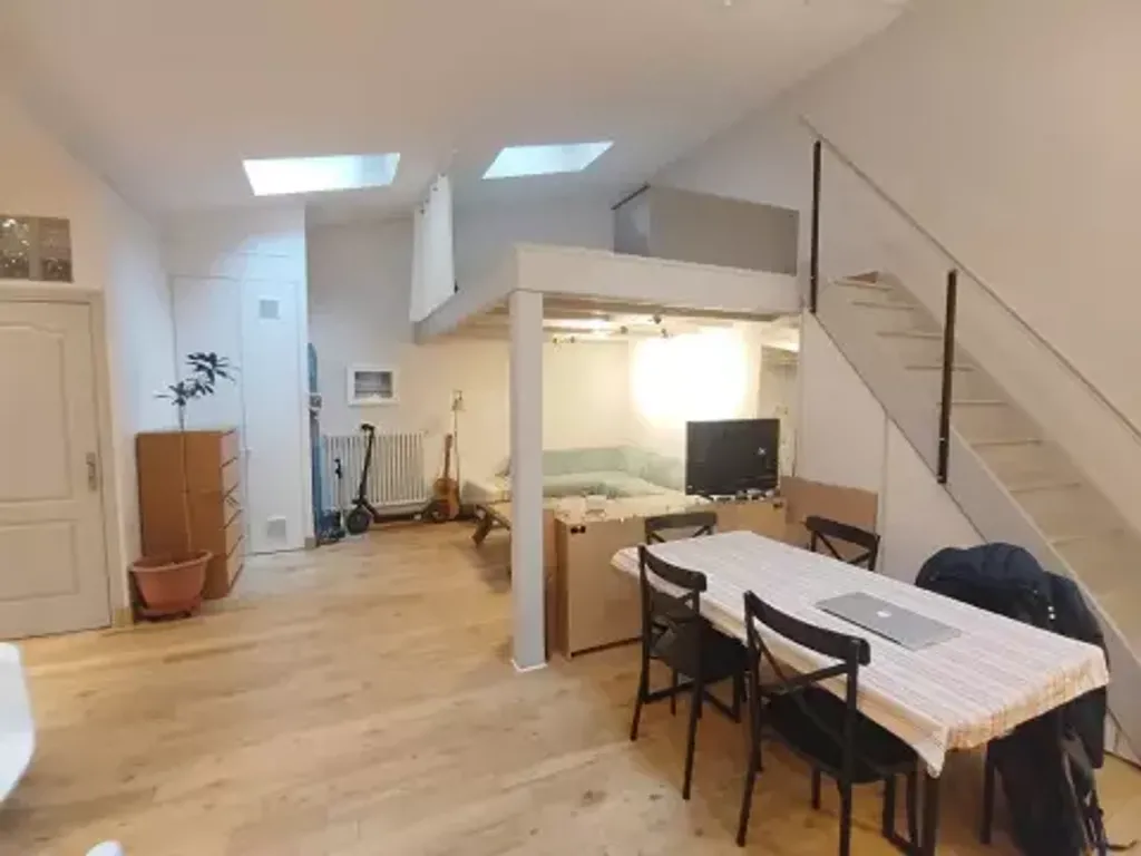 Achat loft à vendre 2 pièces 62 m² - Paris 18ème arrondissement