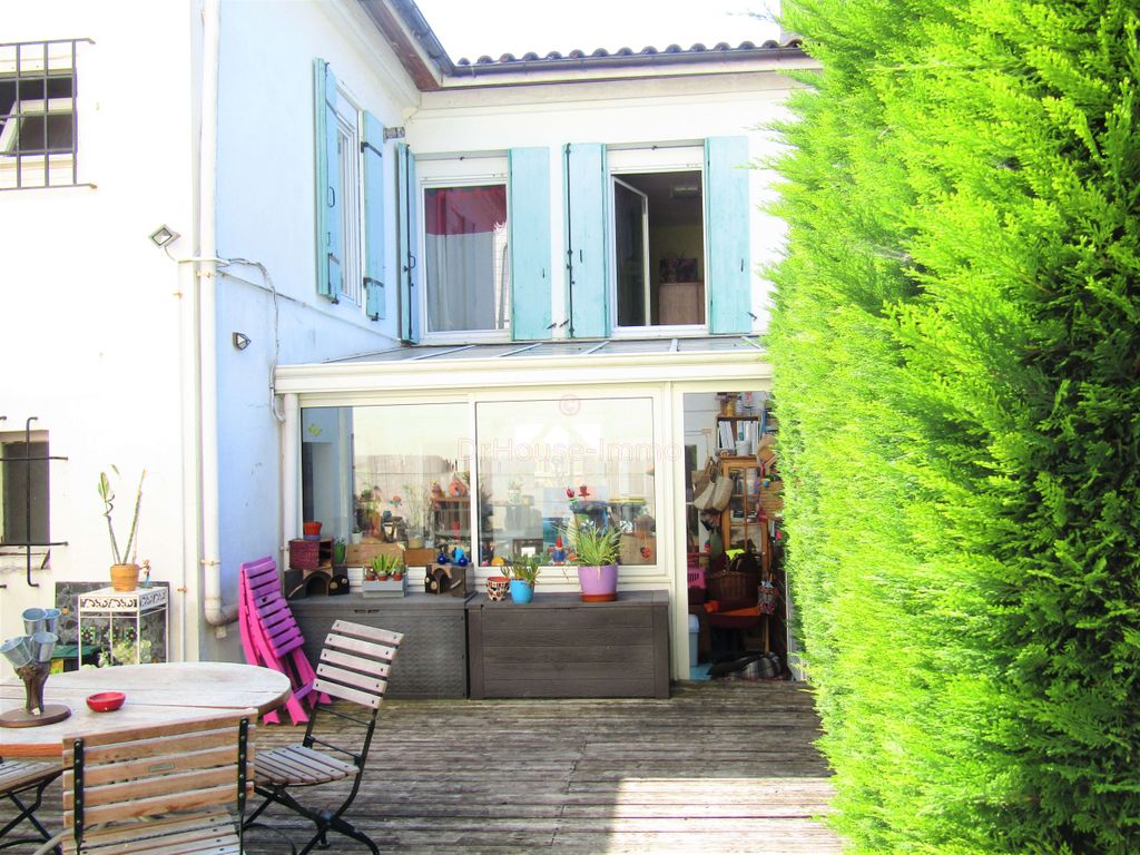 Achat maison à vendre 3 chambres 130 m² - Pauillac