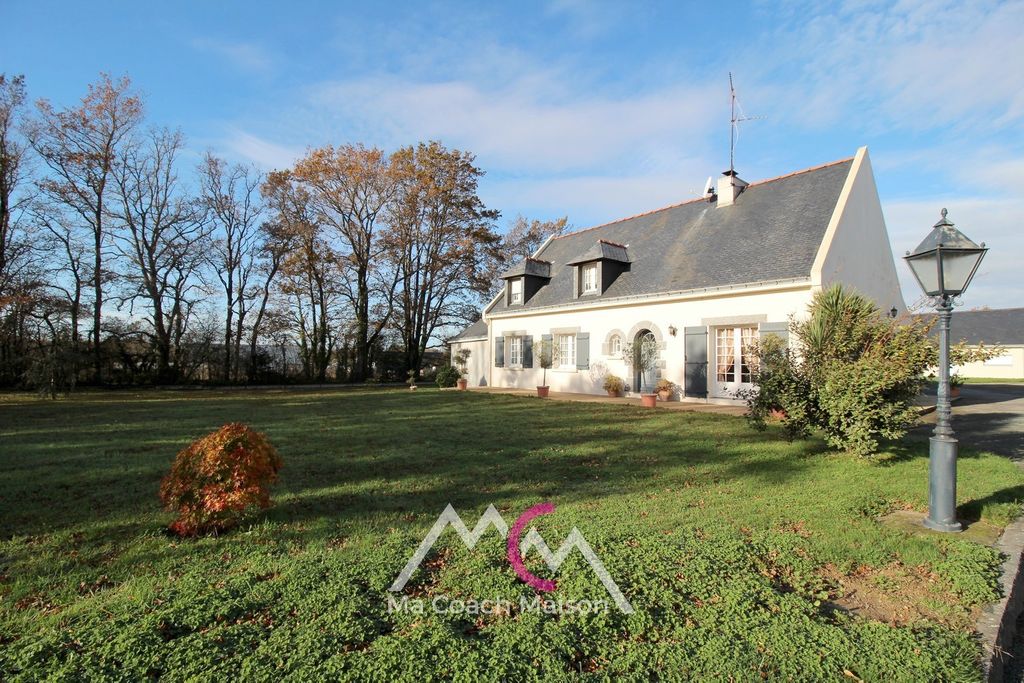 Achat maison à vendre 4 chambres 206 m² - Sainte-Anne-sur-Brivet