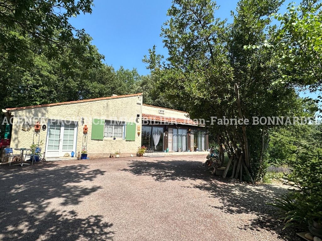 Achat maison à vendre 2 chambres 98 m² - Grignan