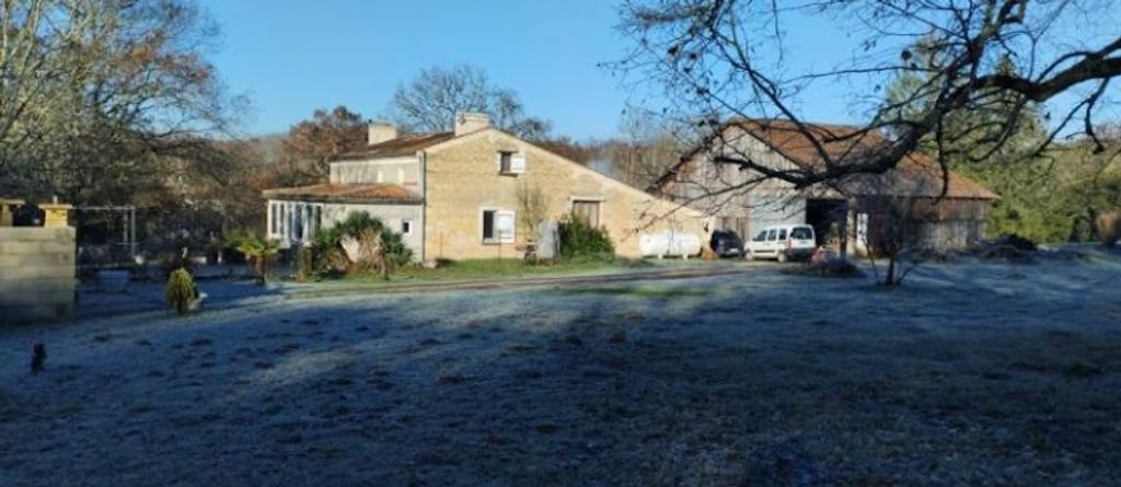 Achat maison à vendre 3 chambres 155 m² - Montguyon