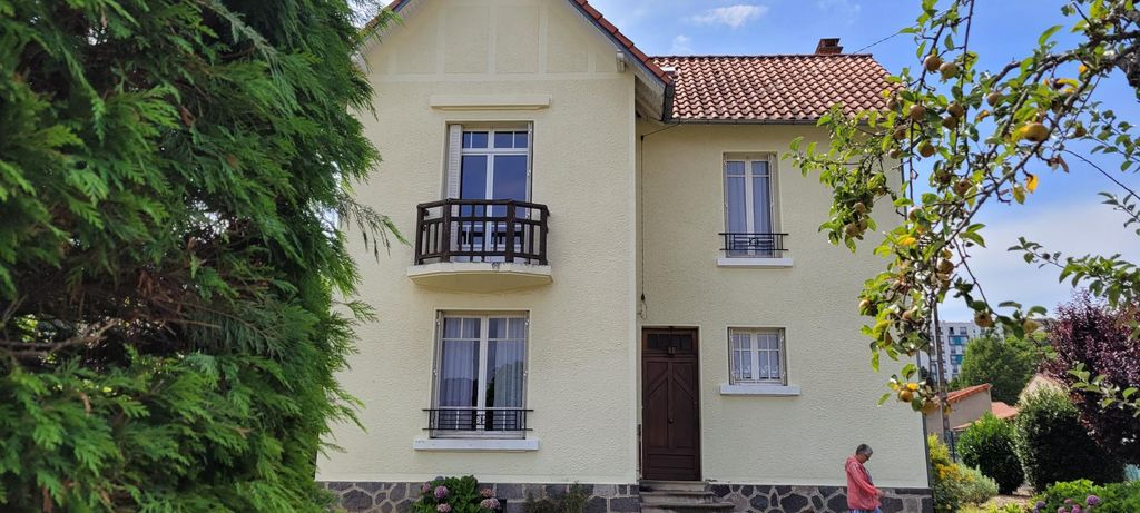 Achat maison à vendre 3 chambres 130 m² - Clermont-Ferrand