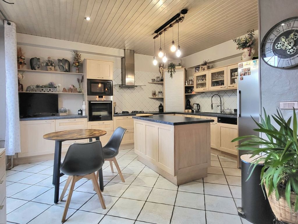 Achat maison à vendre 3 chambres 130 m² - Artemare