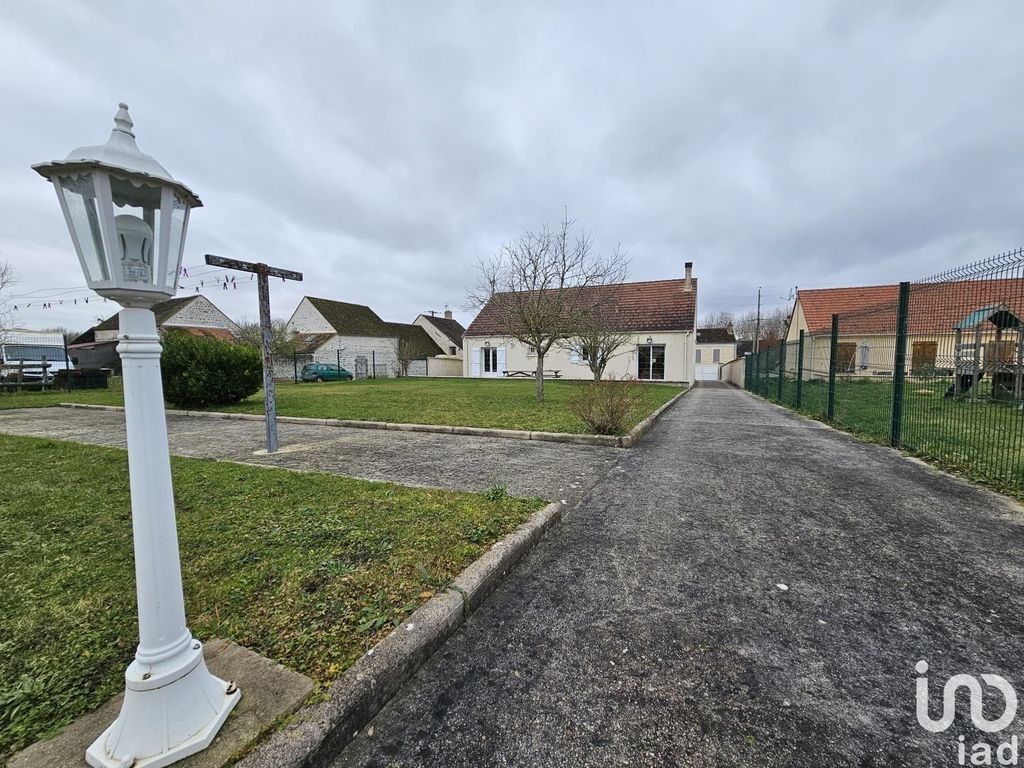 Achat maison à vendre 3 chambres 132 m² - Château-Landon