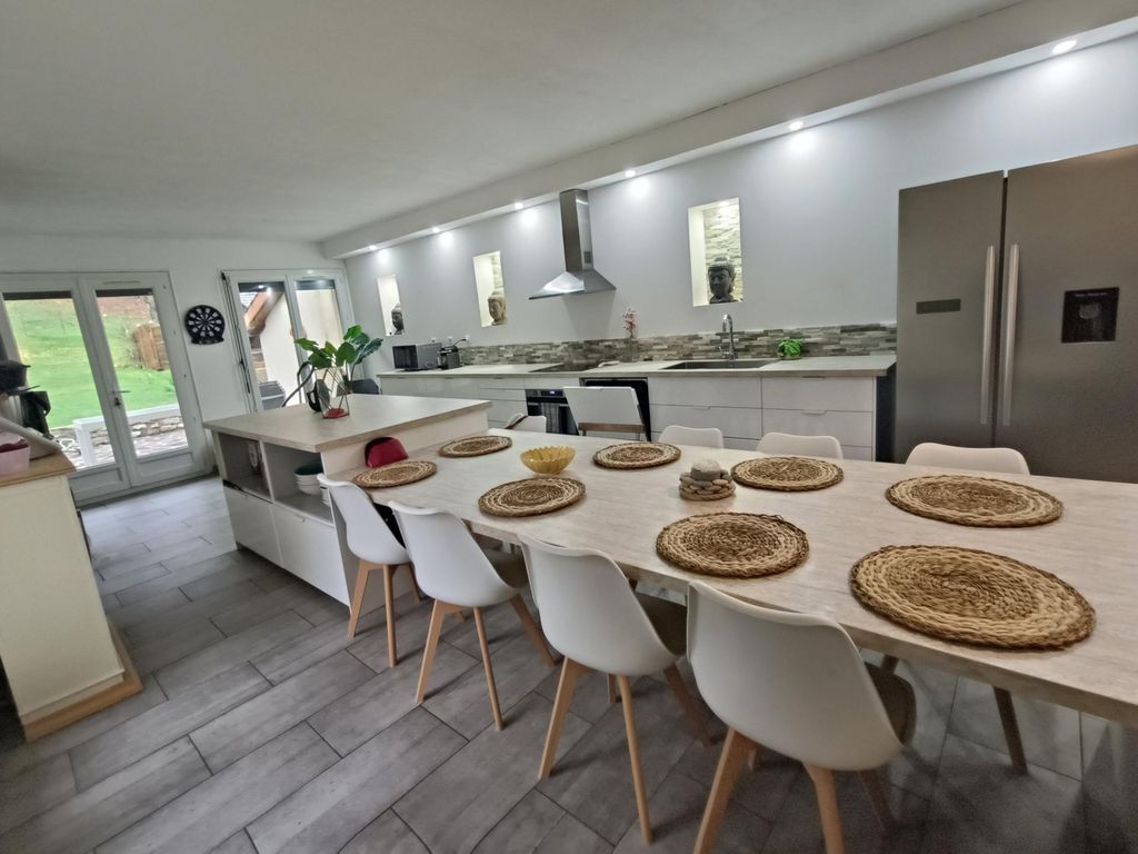 Achat maison à vendre 4 chambres 160 m² - Saint-Martin-du-Frêne