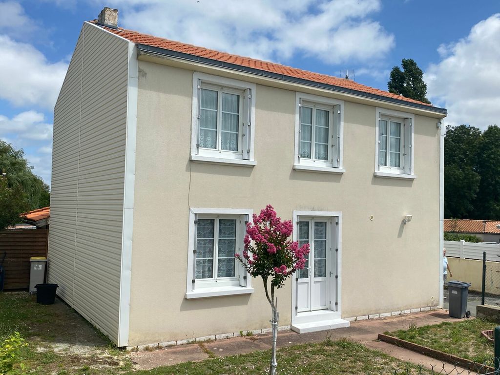 Achat maison à vendre 5 chambres 93 m² - Saint-Nazaire-sur-Charente
