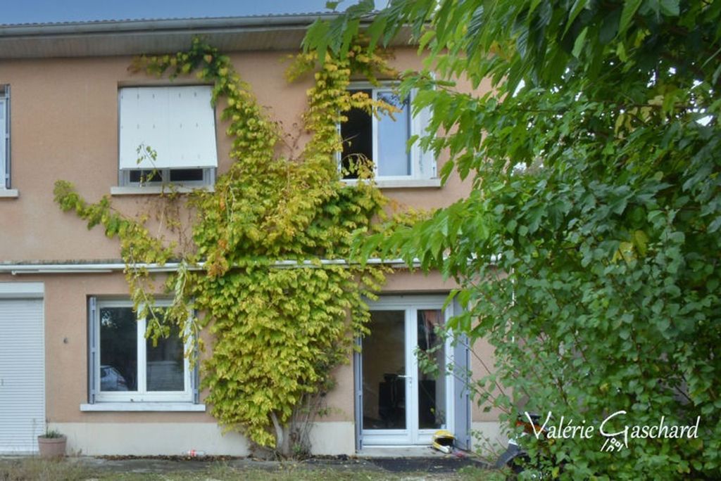 Achat maison à vendre 4 chambres 139 m² - Saint-Astier