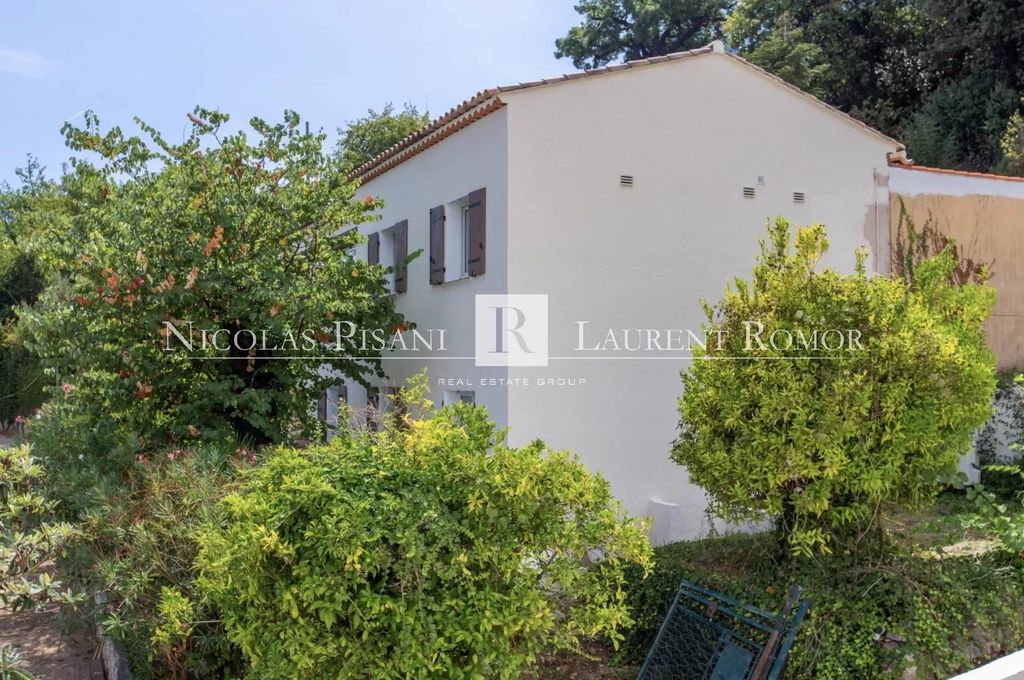 Achat maison à vendre 5 chambres 144 m² - Roquebrune-Cap-Martin
