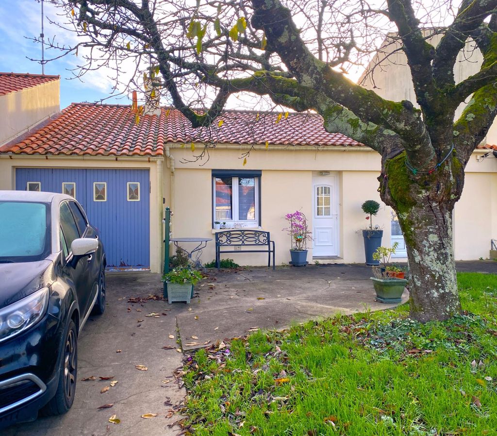 Achat maison à vendre 3 chambres 79 m² - Fontenay-le-Comte