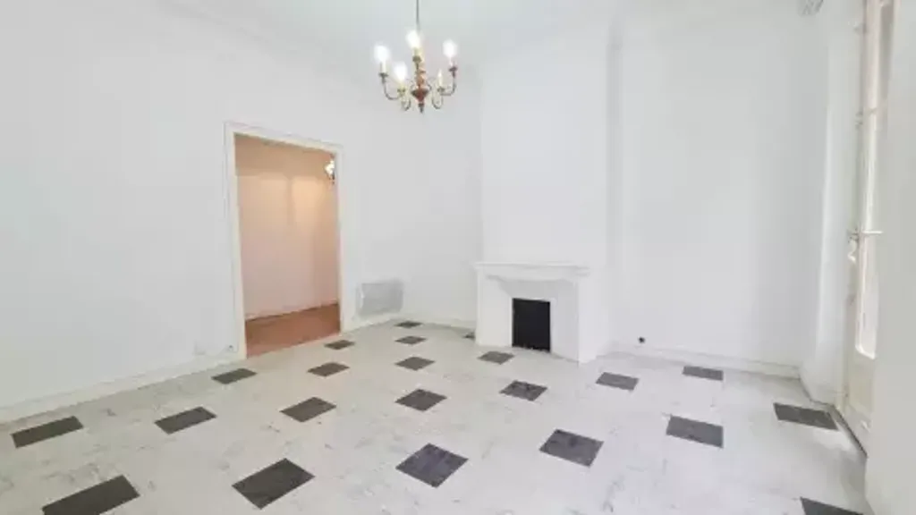 Achat appartement à vendre 3 pièces 83 m² - Marseille 1er arrondissement