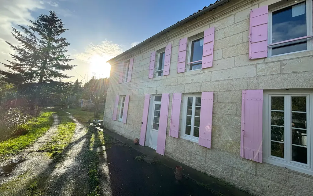 Achat maison à vendre 3 chambres 235 m² - Les Gonds