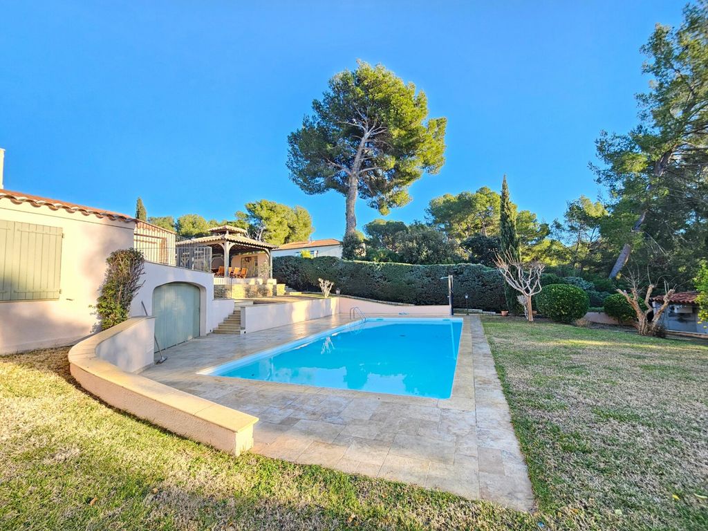 Achat maison à vendre 7 chambres 295 m² - Sanary-sur-Mer