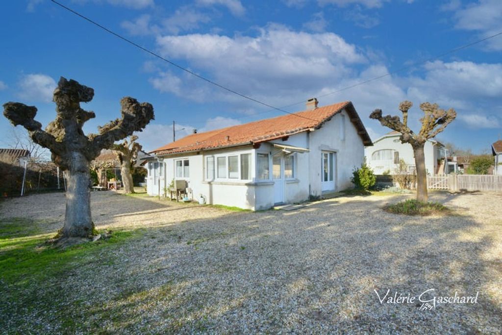 Achat maison à vendre 4 chambres 158 m² - Saint-Seurin-sur-l'Isle