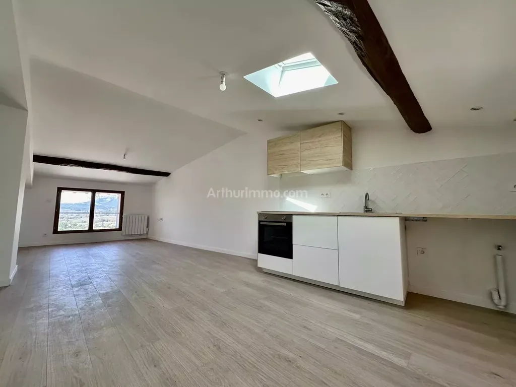 Achat appartement à vendre 3 pièces 63 m² - Pourrières