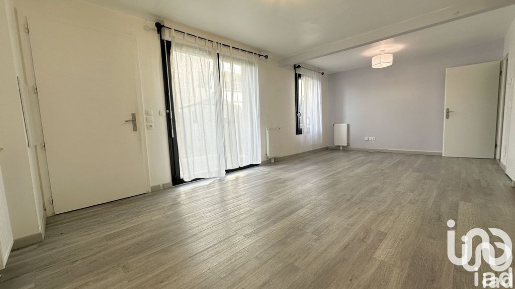 Achat maison à vendre 3 chambres 74 m² - Bussy-Saint-Georges