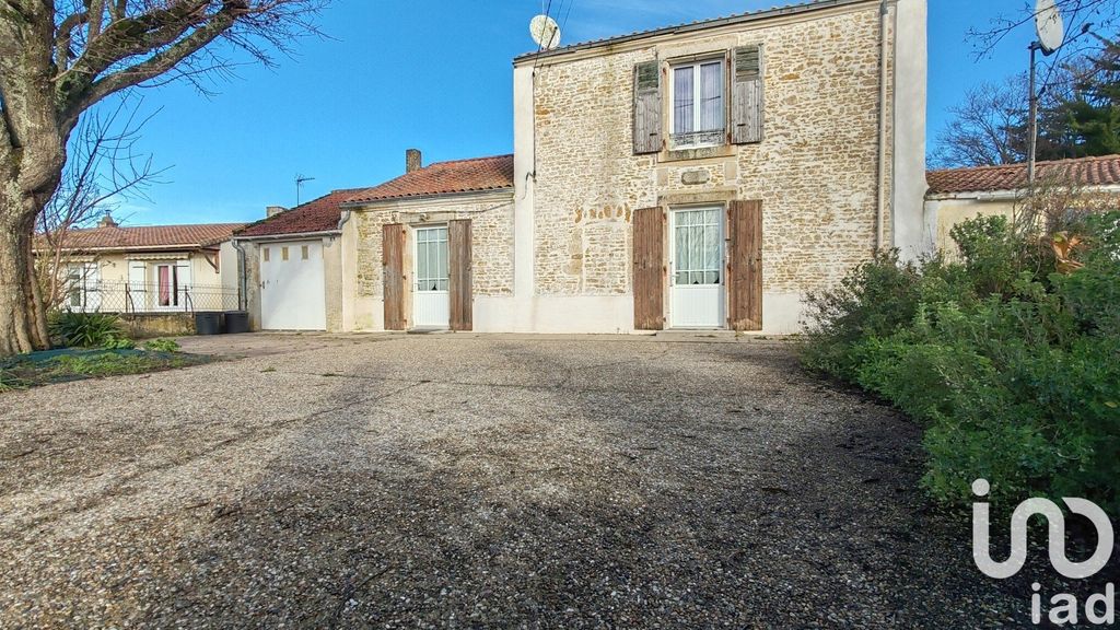 Achat maison à vendre 2 chambres 92 m² - Sainte-Radégonde-des-Noyers