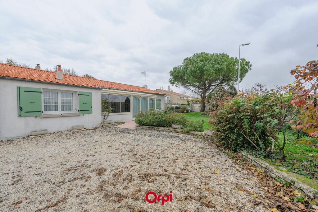 Achat maison à vendre 5 chambres 231 m² - Salles-sur-Mer