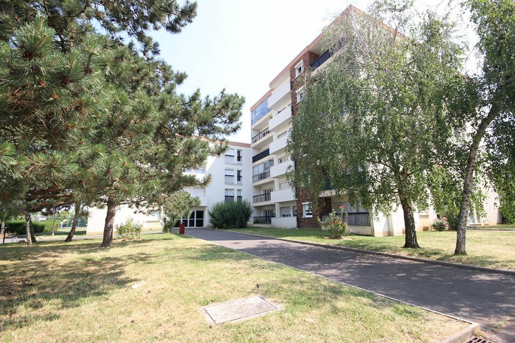 Achat appartement à vendre 5 pièces 101 m² - Élancourt