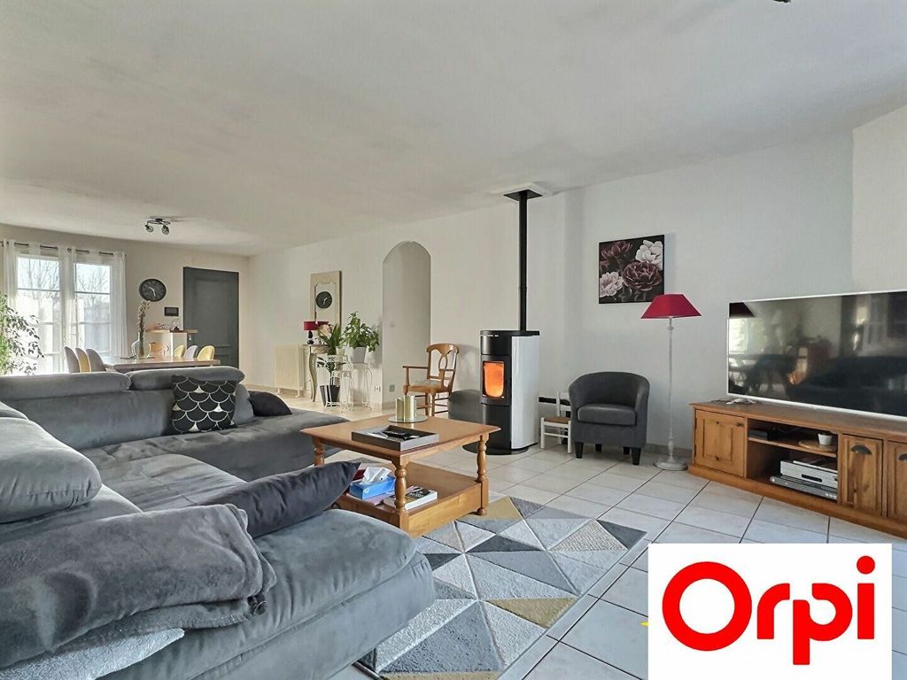 Achat maison à vendre 3 chambres 151 m² - Breuil-Magné