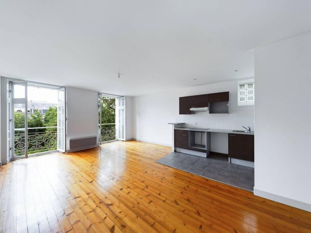 Achat appartement à vendre 4 pièces 81 m² - Saint-Jean-d'Angély