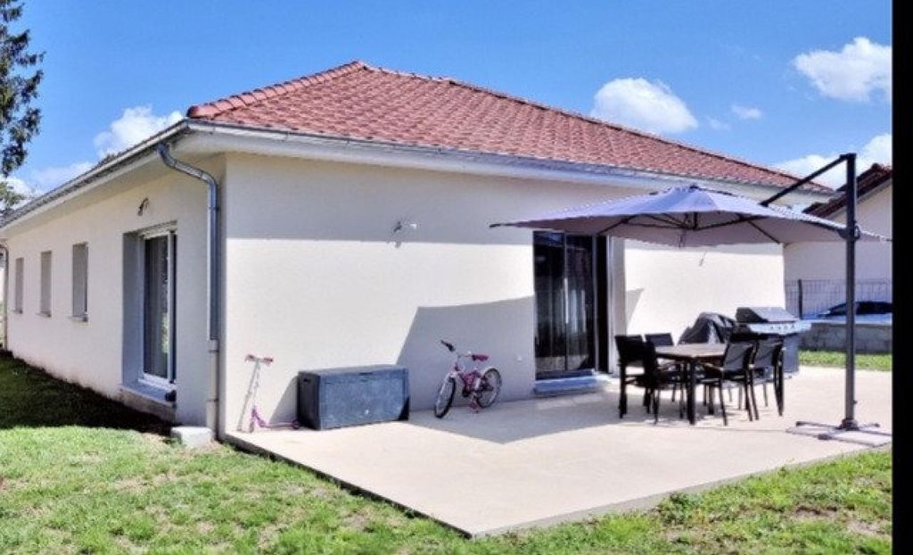 Achat maison à vendre 4 chambres 122 m² - Bourgoin-Jallieu