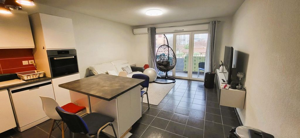 Achat appartement à vendre 4 pièces 70 m² - Marseille 3ème arrondissement