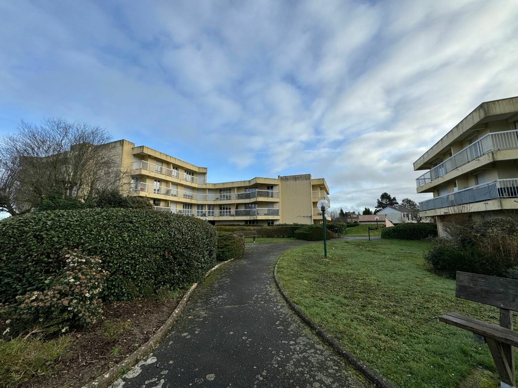 Achat appartement à vendre 3 pièces 67 m² - Le Mesnil-Saint-Denis