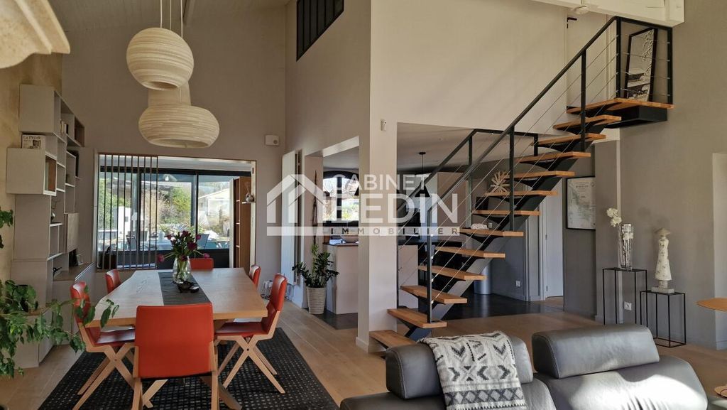 Achat maison à vendre 3 chambres 190 m² - Le Taillan-Médoc