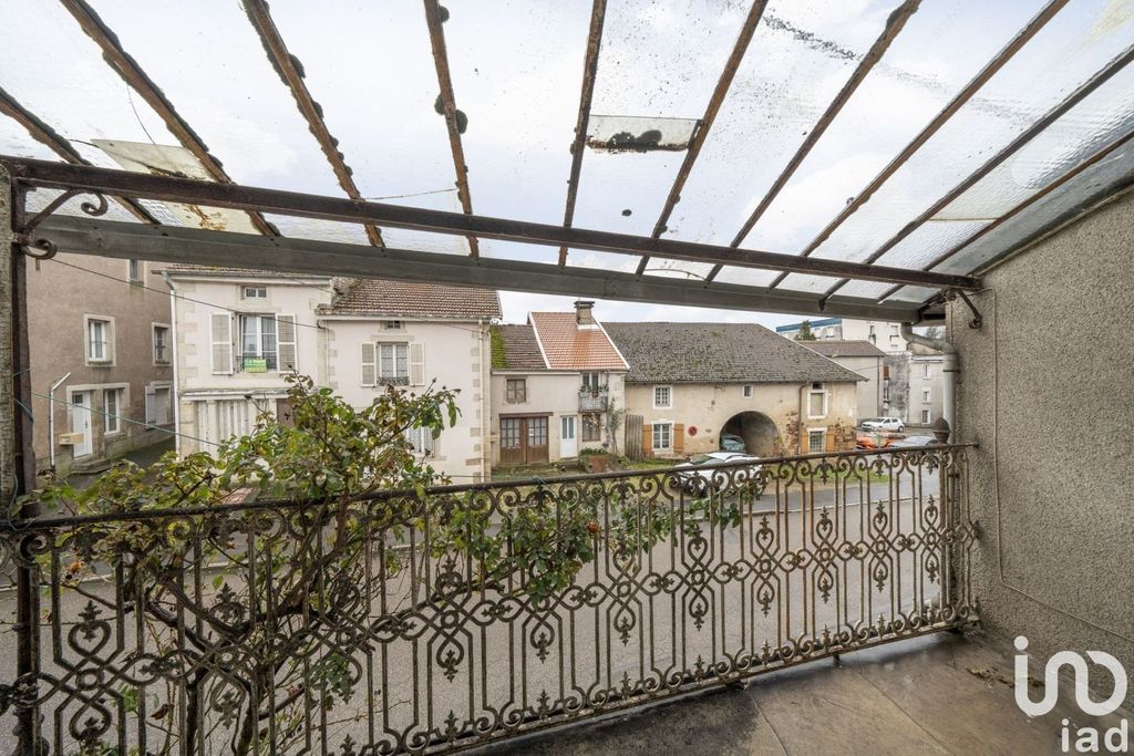 Achat appartement à vendre 6 pièces 80 m² - La Vôge-les-Bains