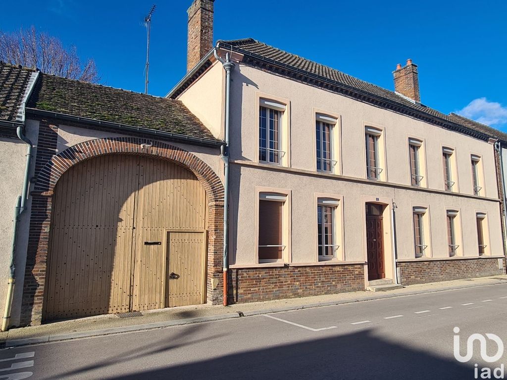 Achat maison à vendre 5 chambres 200 m² - Marigny-le-Châtel