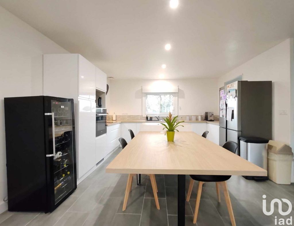 Achat maison à vendre 3 chambres 94 m² - Angoulins