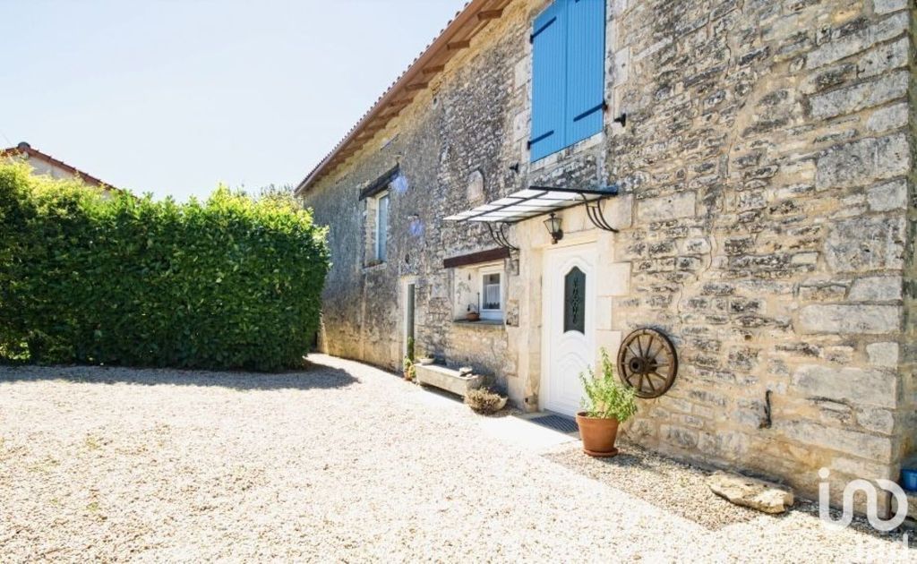 Achat maison à vendre 3 chambres 133 m² - Nanteuil-en-Vallée