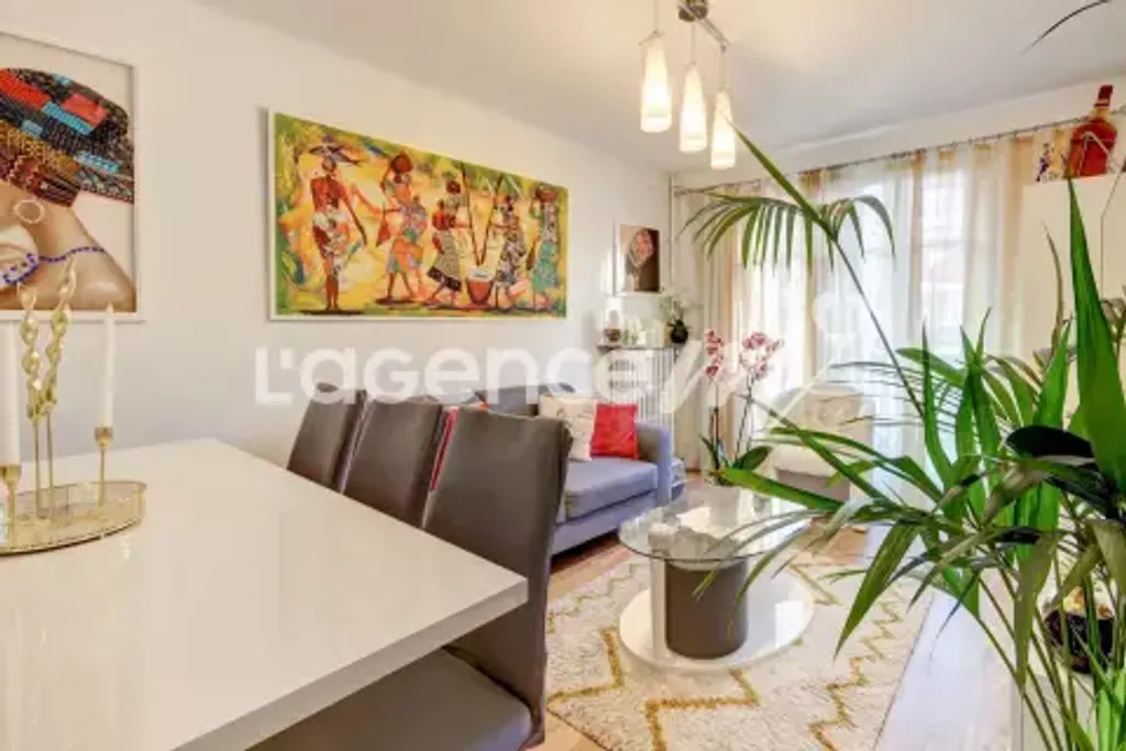 Achat appartement à vendre 3 pièces 55 m² - Cagnes-sur-Mer