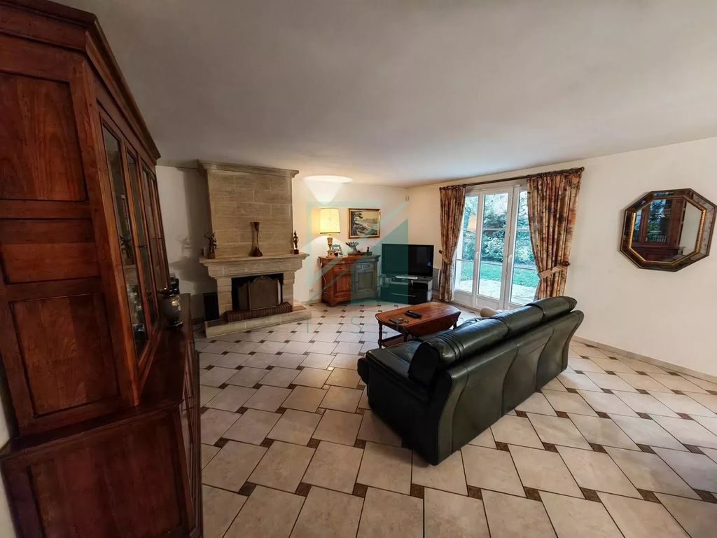 Achat maison à vendre 4 chambres 135 m² - Sucy-en-Brie