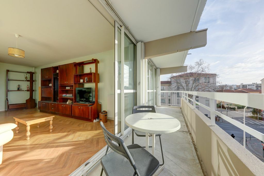 Achat appartement à vendre 3 pièces 66 m² - Lyon 8ème arrondissement