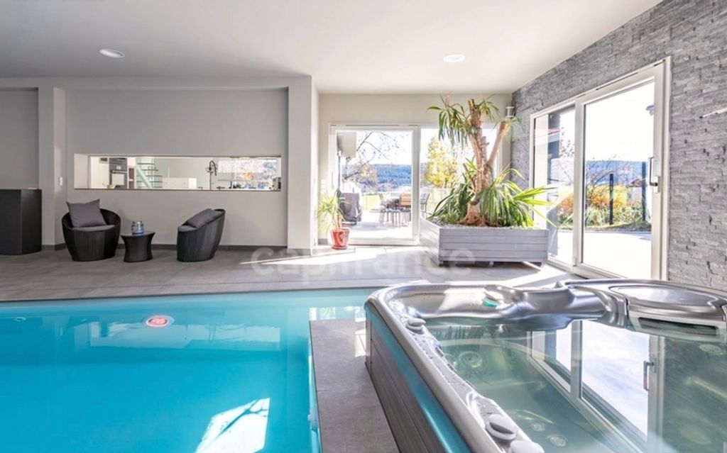 Achat maison à vendre 4 chambres 315 m² - Saint-Point-Lac