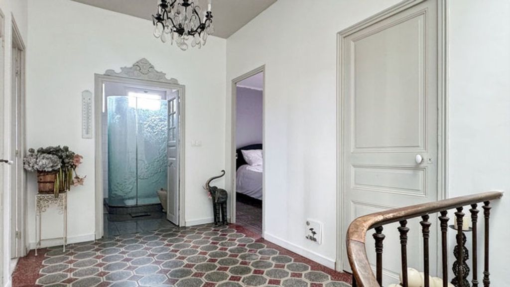 Achat maison à vendre 4 chambres 190 m² - Clermont-l'Hérault