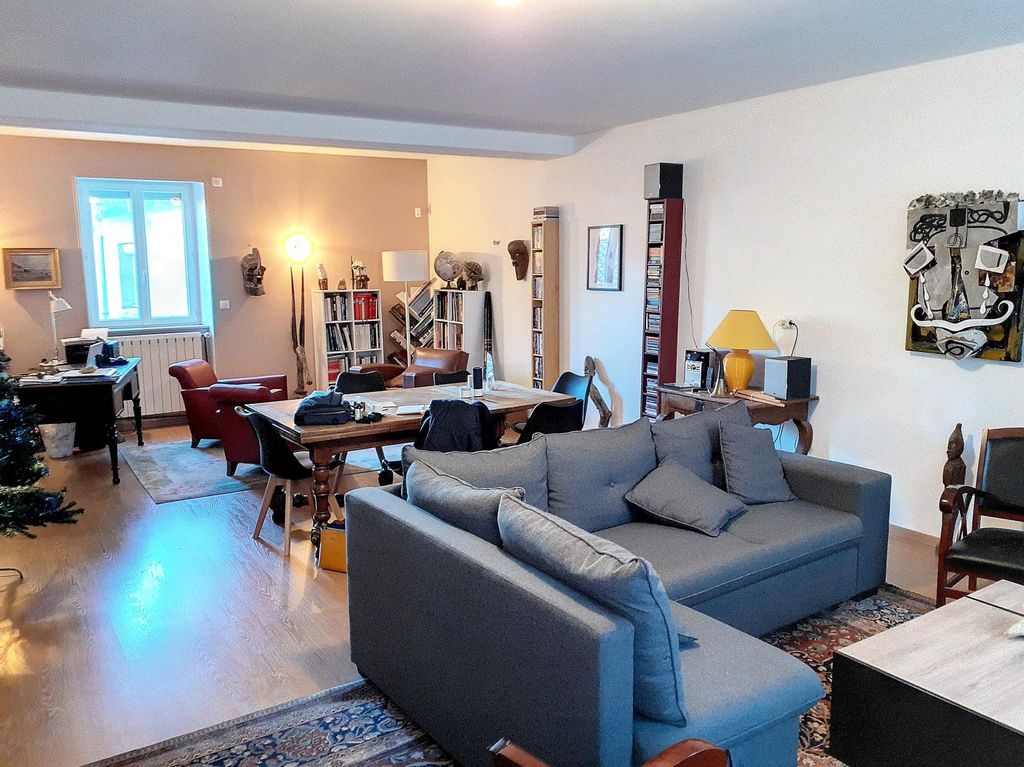 Achat maison à vendre 4 chambres 208 m² - Joux