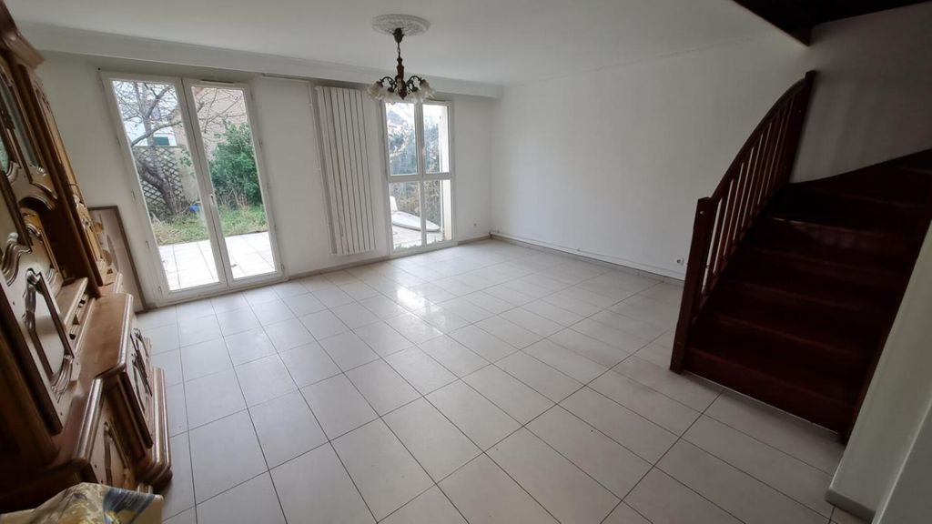 Achat maison à vendre 4 chambres 97 m² - Saint-Ouen-l'Aumône