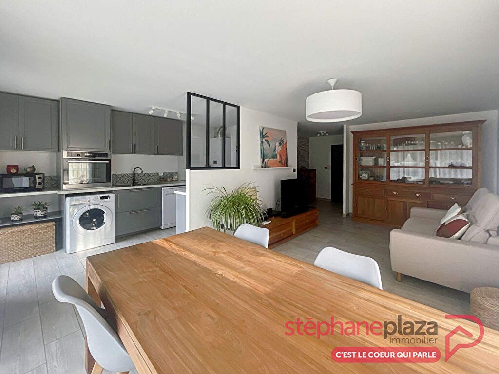 Achat appartement à vendre 4 pièces 76 m² - Aubagne